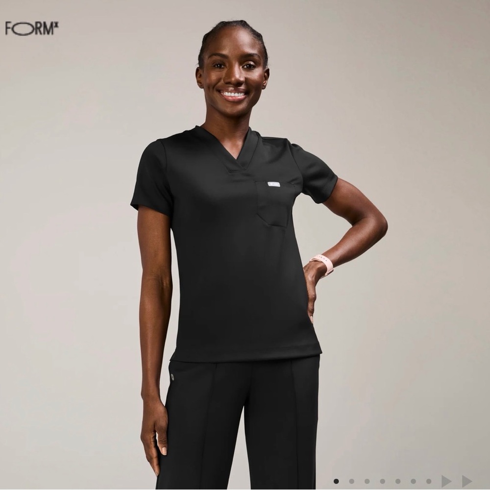 FIGS Sona FORMx Slim V-Neck Scrub Top